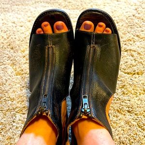Bed Stu leather heeled sandals black with zipper size 8